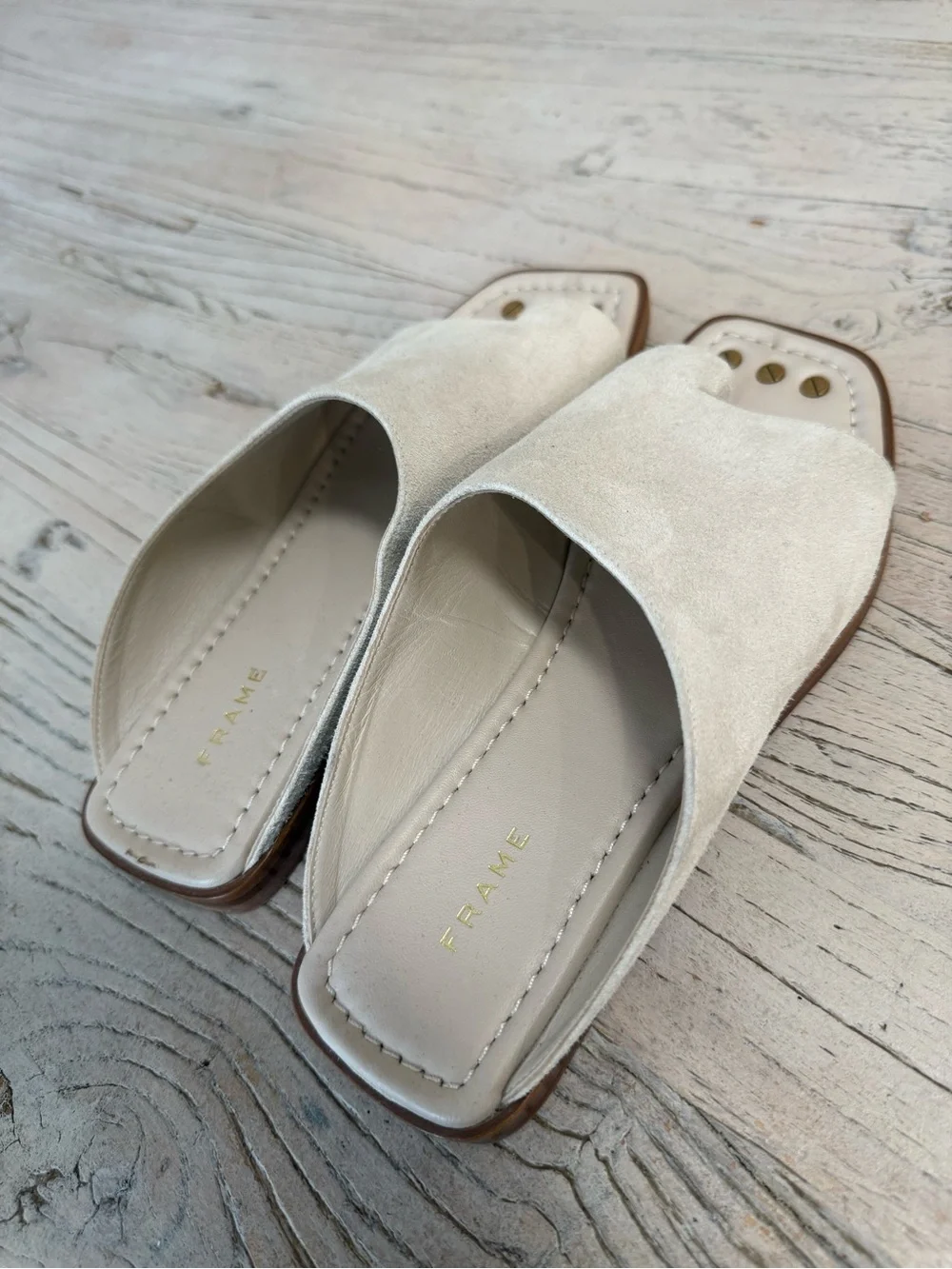 Frame Le Hewitt slide Sandals cream size 36